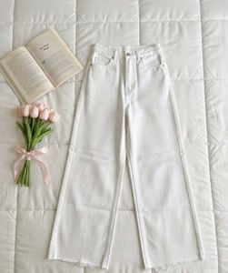 Women Shein White Jeans