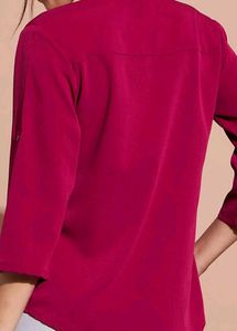 women solid round neck top