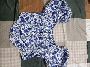 Blue Floral Puff Sleeve Top