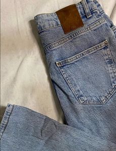 Light Wash Zara Denim Jeans original with free top