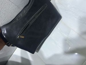 Elegant Baggitt Crossbody Bag