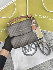 MICHAEL KORS* *AVA MEDIUM CROSSBODY BAG*
