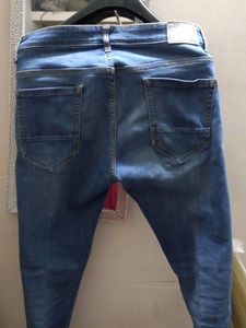 UCLA SKINNY 34 WAIST DENIM JEANS WAIST 34 INCHES,  LENGTH 40 INCHES GENTLY USED TOP CONDITION JEANS