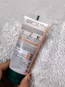 Himalaya Dark Spot Clearing Face Wash
