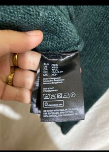 H&amp;M Cozy Green V-Neck Cardigan