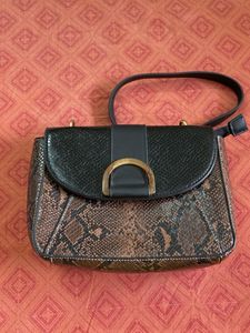 Chic Snake Print Shoulder Bag