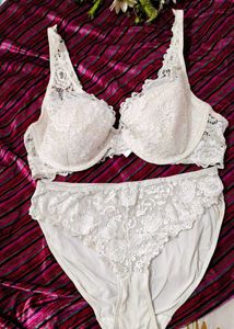 Elegant White Lace Bra with brief 👍