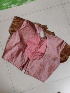 elegant saree with collar neck blouse pattern