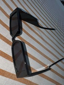 Chic Black Sunglasses