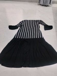 Stylish Striped abaya