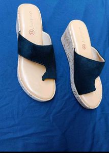 Chic Black Wedge Sandals