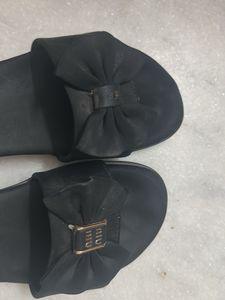 Black Bow Slides