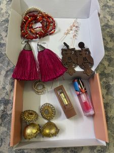 8 pcs Women's Jewellery & Makeup combo