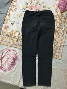 Classic Black High-Waisted Denim Jeans