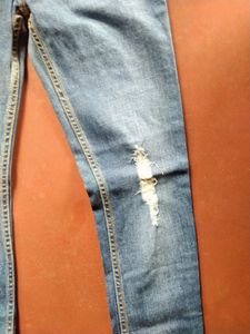 Forever21 Men Torn Jeans