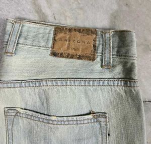 ARIZONA ICE WASHED BOOTCUT JEANS SIZE 32