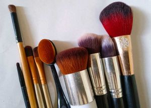 Assorted Makeup Brush Set