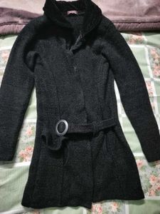 Trendy black Sweater/Cardigan