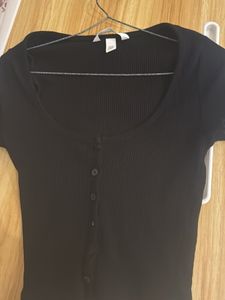 H&amp;M Ribbed Button-Up Cropped Top