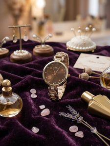 Elegant Rose Gold Star Watch