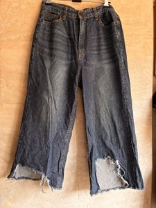 Distressed Wide Leg Jeans