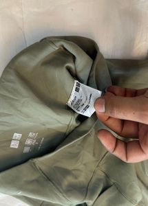 UNIQLO High Waisted Olive Green Leggings