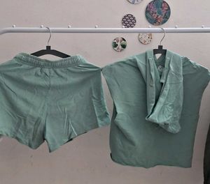 Tee with shorts FLATE SALE 149RS