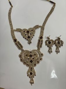 Sparkling Heart Necklace &amp; Earrings Set