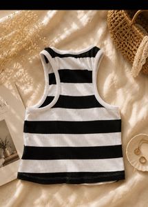 🖤🤍 Yousta Black & White Striped Tank Top size M