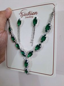 Elegant Emrald &amp; Silver stone Jewellery Set