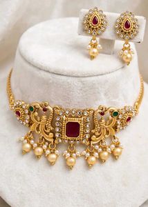 Exquisite Kundan & Pearl Choker Set