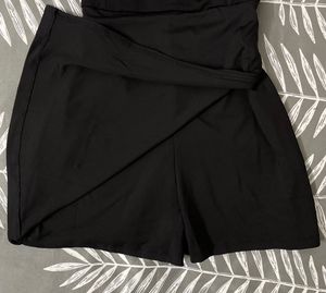 Chic Black &amp; White Skort Dress