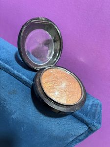 M·A·C Multi-Mineral Complex