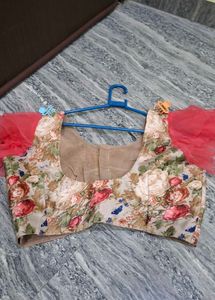 Floral Print Blouse with Ruffle Sleeves