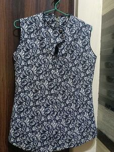 Stylish Sleeveless Kurta Top