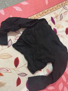 Chic Black Ruched Long Sleeve Top