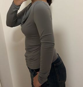 grey long sleeve versatile top