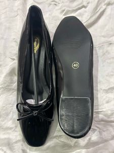 Shiny Black Ballet Flats with Bow