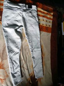 Light Cream Colur Jean's