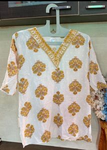 Elegant White &amp; Gold Kurta Set