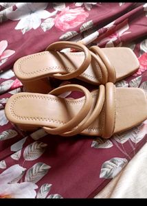 Chic Strappy Square Toe Heeled Sandals