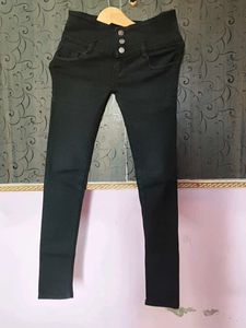 Black High-Waisted Skinny Jeans