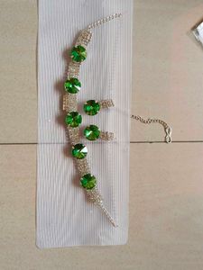Stunning Green Stone Jewellery Set