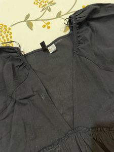 Chic Black V-Neck Peplum Top