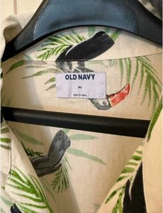 Top style. Old Navy Tropical Toucan Print Shirt