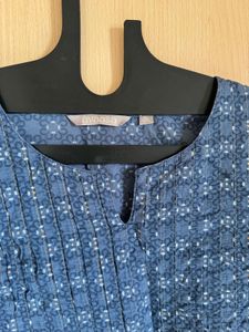 Avaasa Blue Printed Kurta