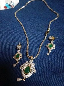 Emerald &amp; Diamond Necklace Set