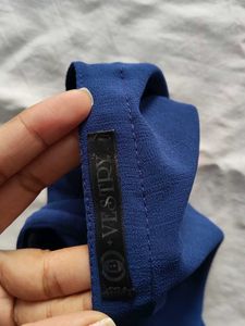 Stylish Blue Sleeveless Button-Up Top