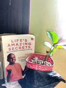 LIFE AMAZING SECRETS - By Gaur Gopal Das