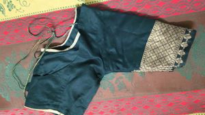 Elegant Black &amp; Gold Banarasi Saree fool atechd